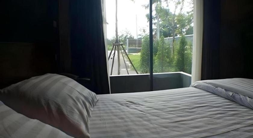The Infinite Resort Nakhon Sawan Buitenkant foto