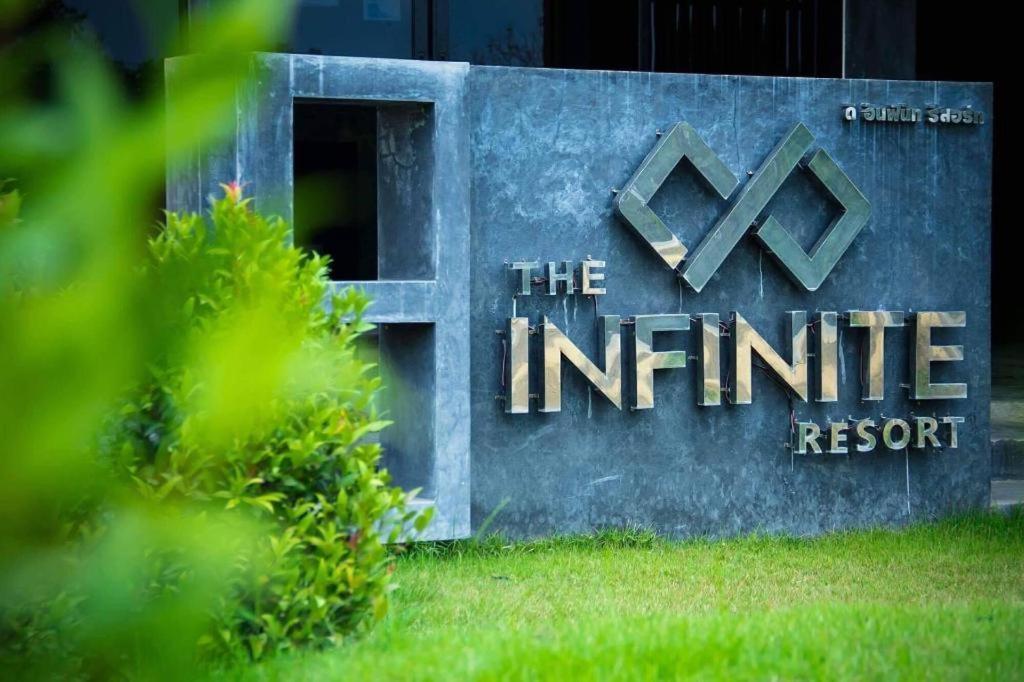 The Infinite Resort Nakhon Sawan Buitenkant foto