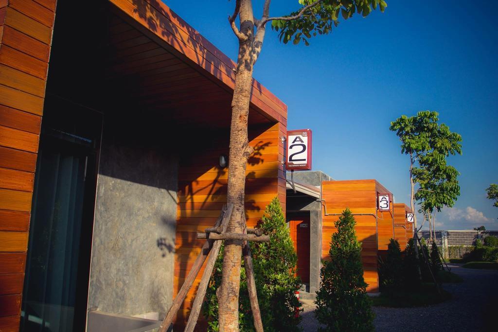 The Infinite Resort Nakhon Sawan Buitenkant foto