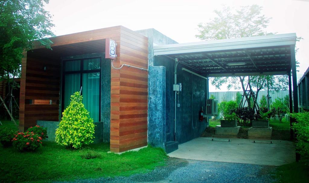 The Infinite Resort Nakhon Sawan Buitenkant foto